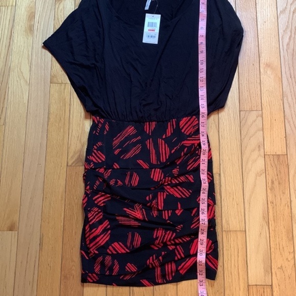 Black and red dress, BCBGeneratiin. - Picture 9 of 10